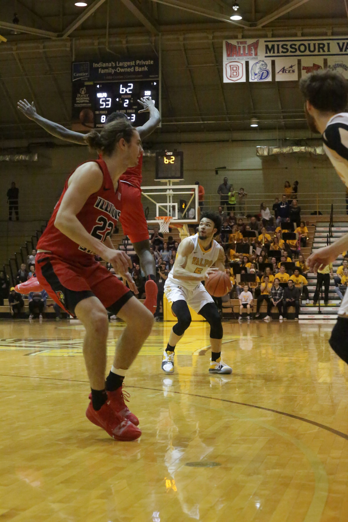 Valparaiso University beats Illinois State in men's basketball